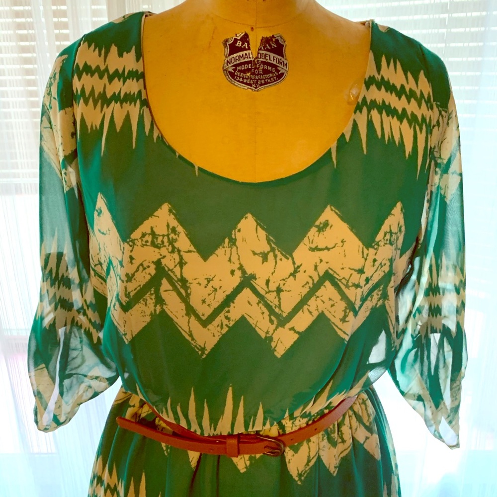 NWOT Bohemian Dress with removable belt